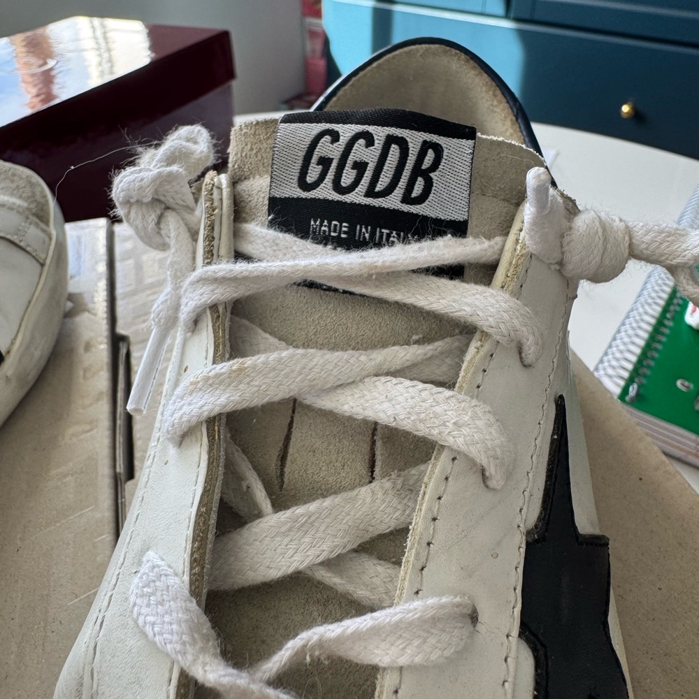 Golden Goose Superstars - Picture 3 of 11